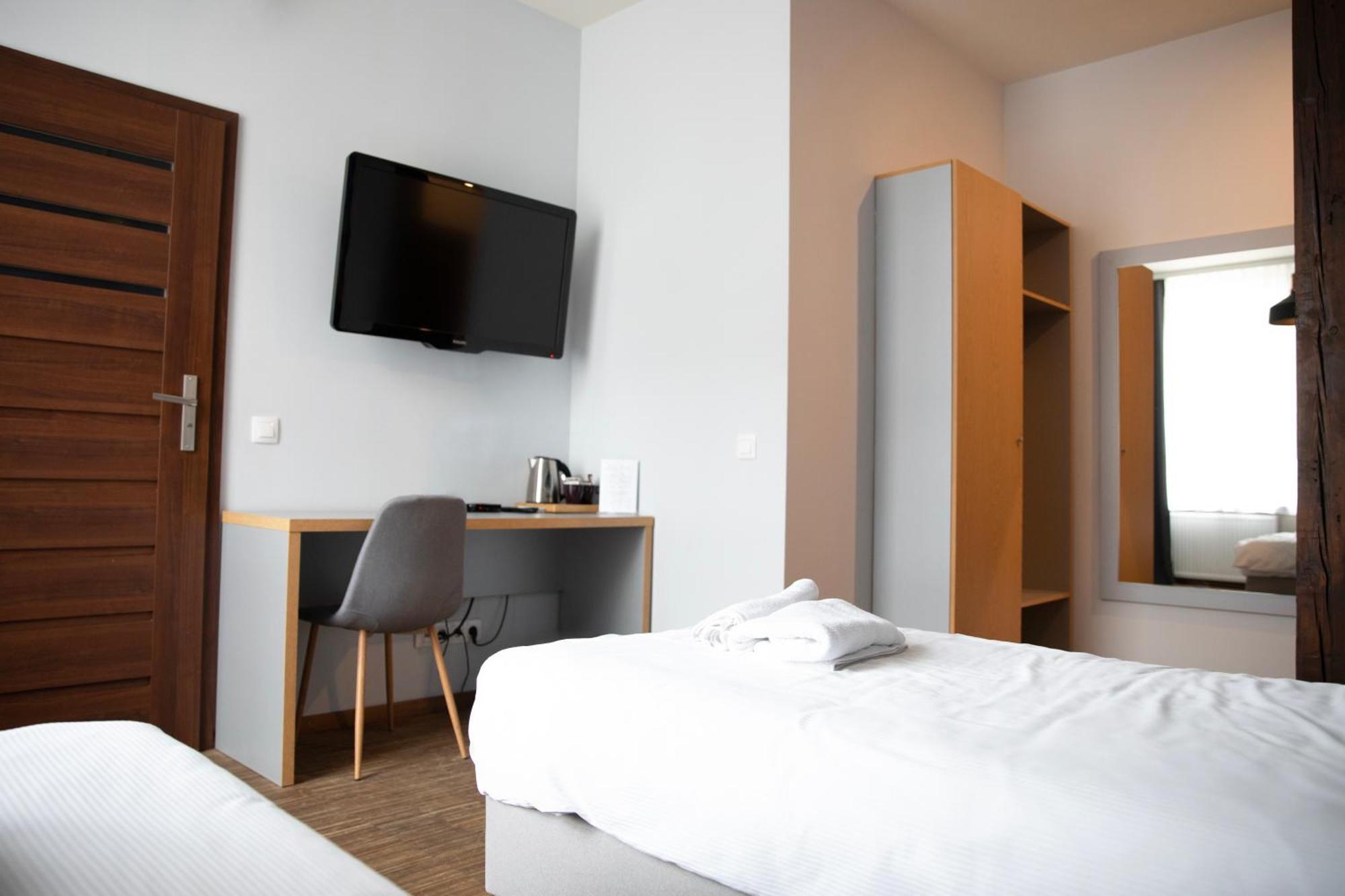 New Adler Bed & Breakfast Lodž Exteriér fotografie